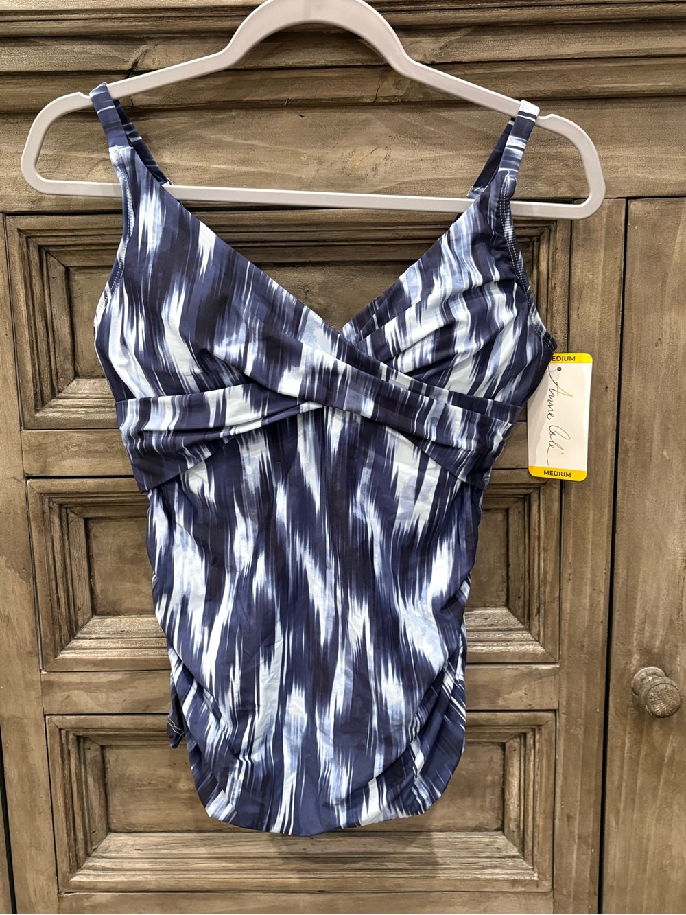 NWT Women’s ANNE COLE Navy/White Swirl Twist Tankini Swim Top (Medium)